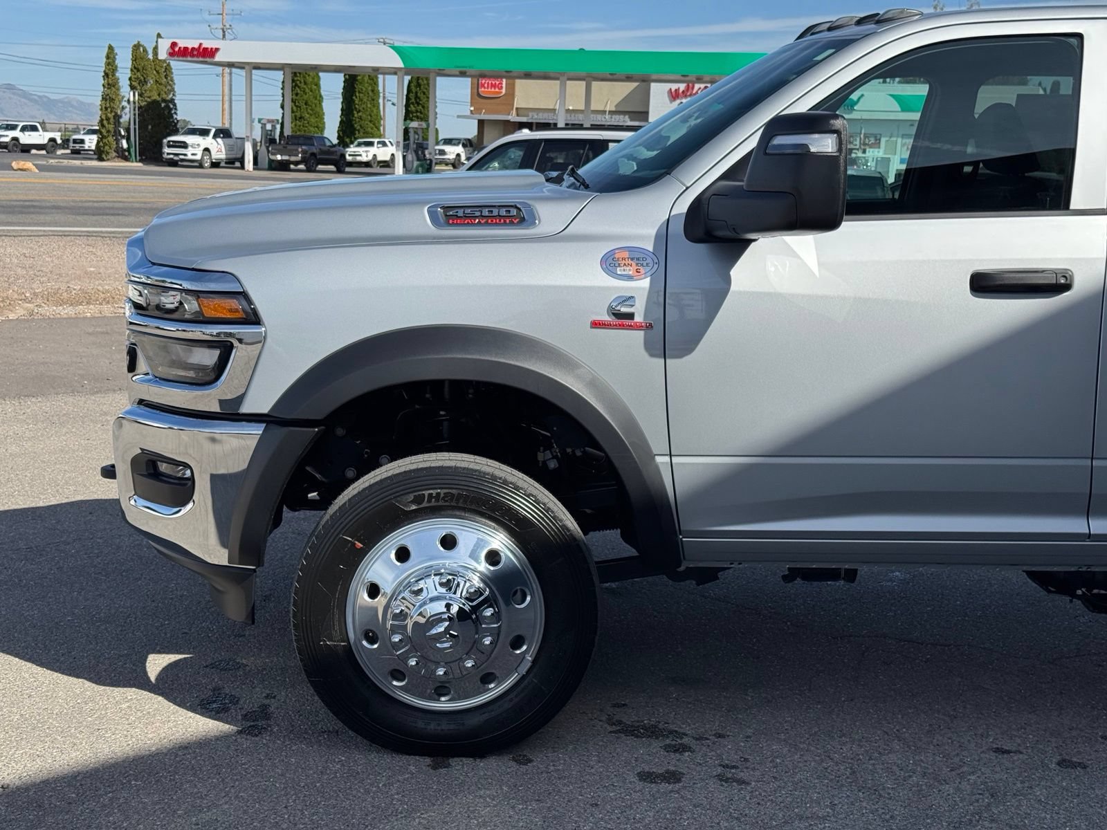 New 2027 RAM 4500 4x4 Crew Cab DRW w/ Laramie Trim Package image 10