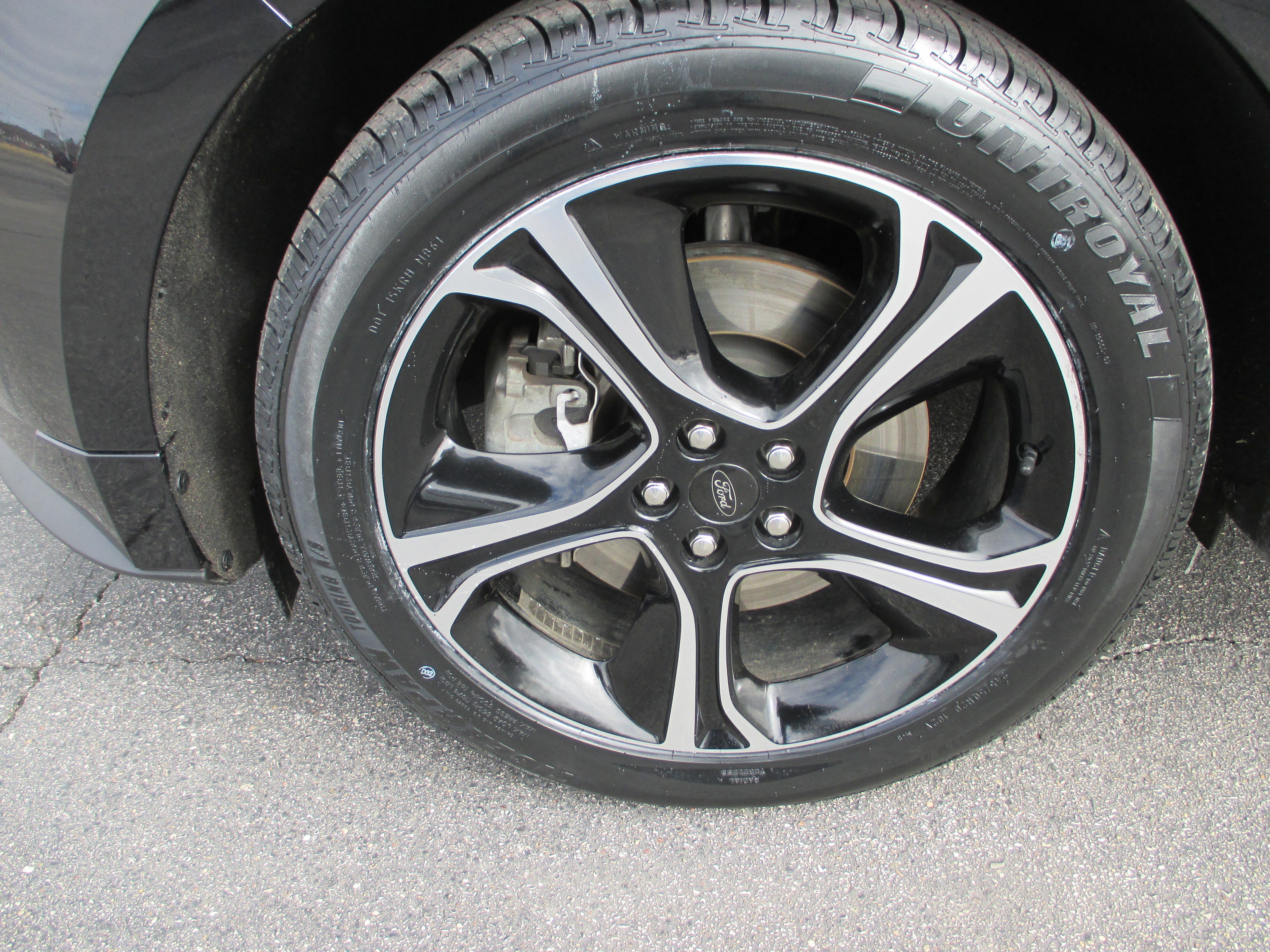 Used 2020 Ford Edge ST image 9