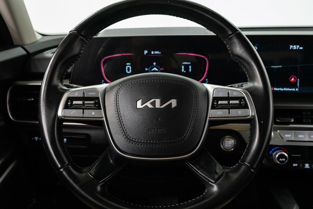 Used 2023 Kia Telluride LX image 12