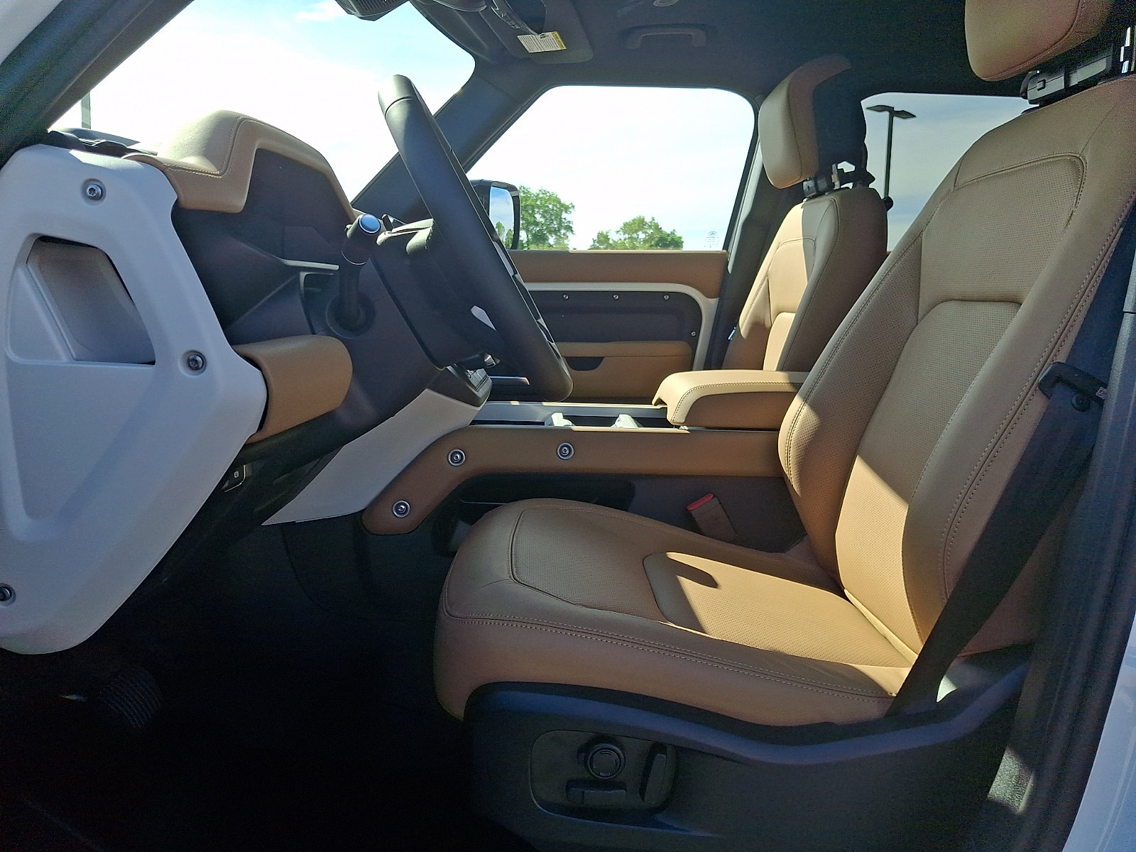 New 2026 Land Rover Defender 110 X-Dynamic SE AWD/4WD image 11