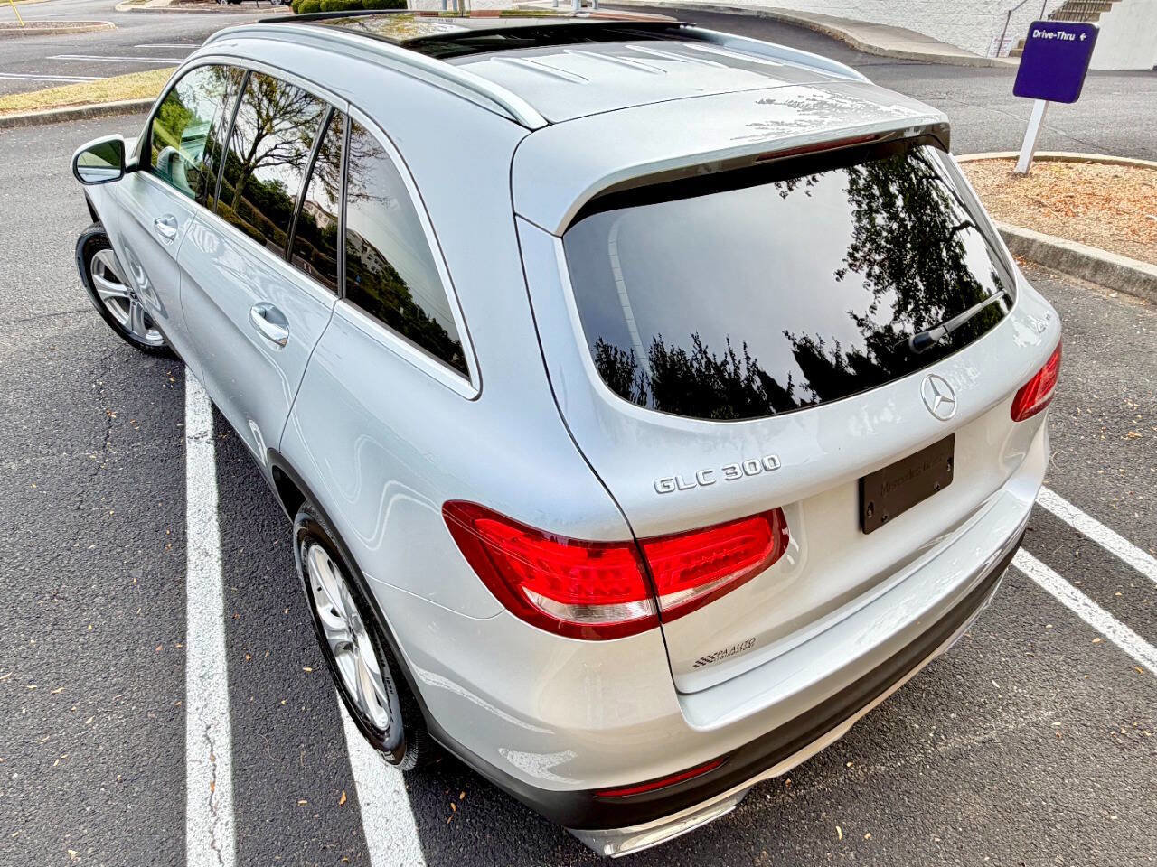 Used 2018 Mercedes-Benz GLC 300 4MATIC image 16