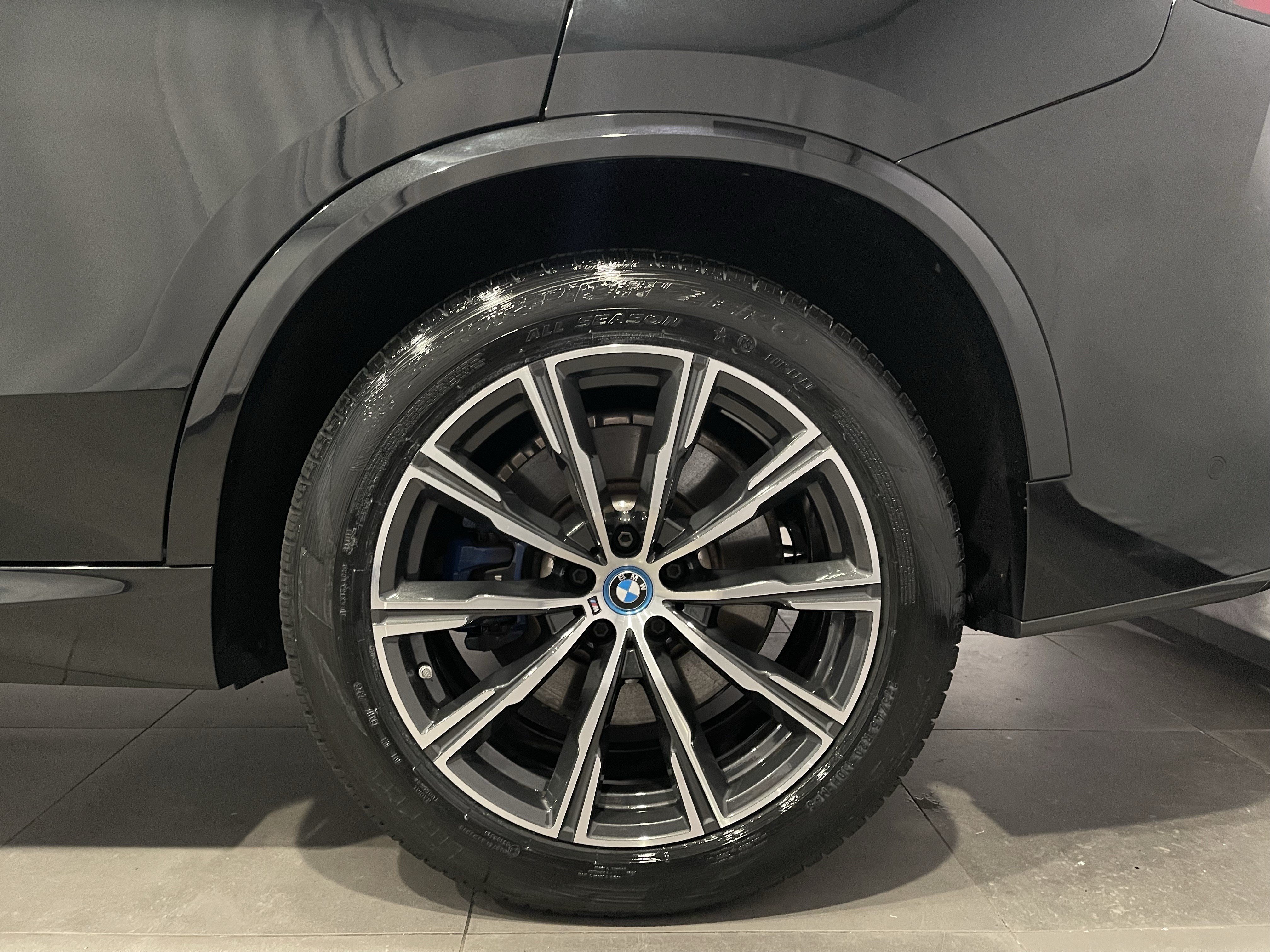 Used 2024 BMW X5 xDrive50e w/ M Sport Package AWD/4WD image 8