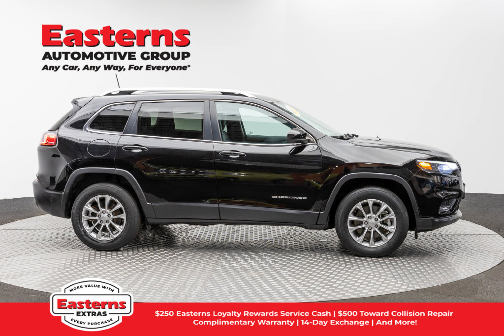 Used 2021 Jeep Cherokee Latitude Plus AWD/4WD image 5