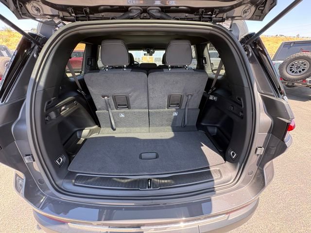 New 2026 Jeep Grand Cherokee L Laredo w/ MOPAR Finishing Package AWD/4WD image 21