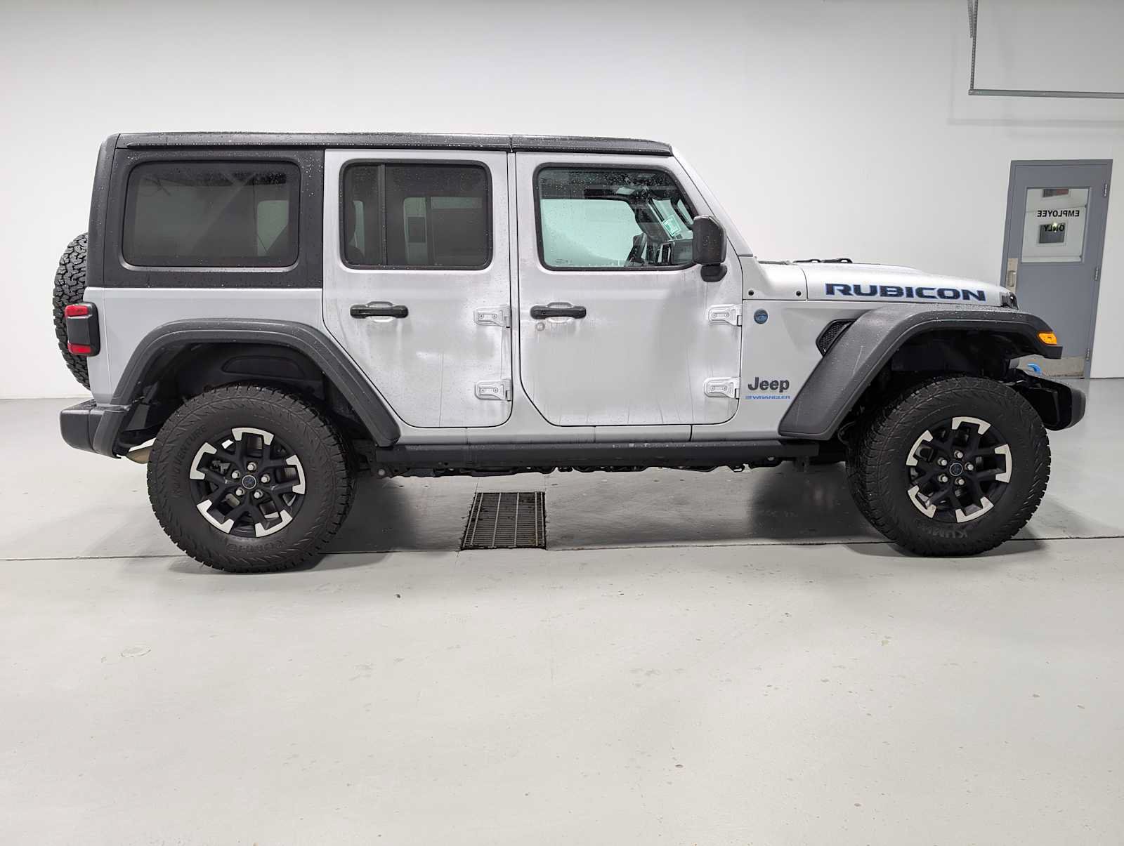 Used 2024 Jeep Wrangler Unlimited Rubicon 4xe AWD/4WD image 6