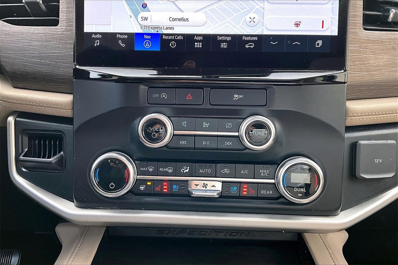 Used 2024 Ford Expedition Max Limited image 19