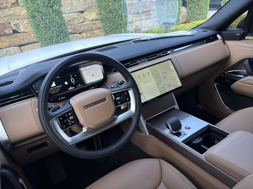 New 2026 Land Rover Range Rover Long Wheelbase SE AWD/4WD image 13