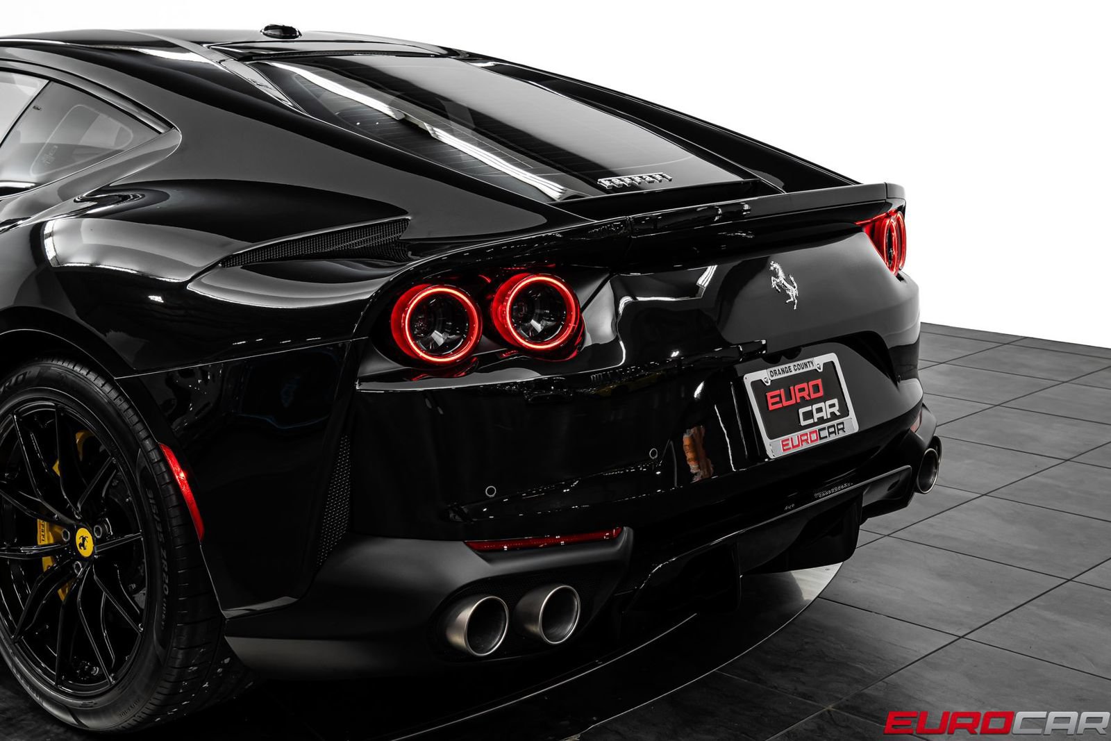 Used 2020 Ferrari 812 Superfast RWD image 17