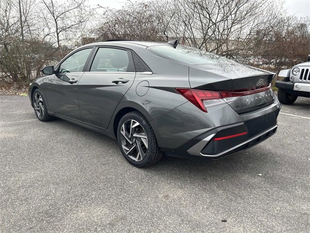 Certified 2024 Hyundai Elantra SEL w/ Convenience Package image 5
