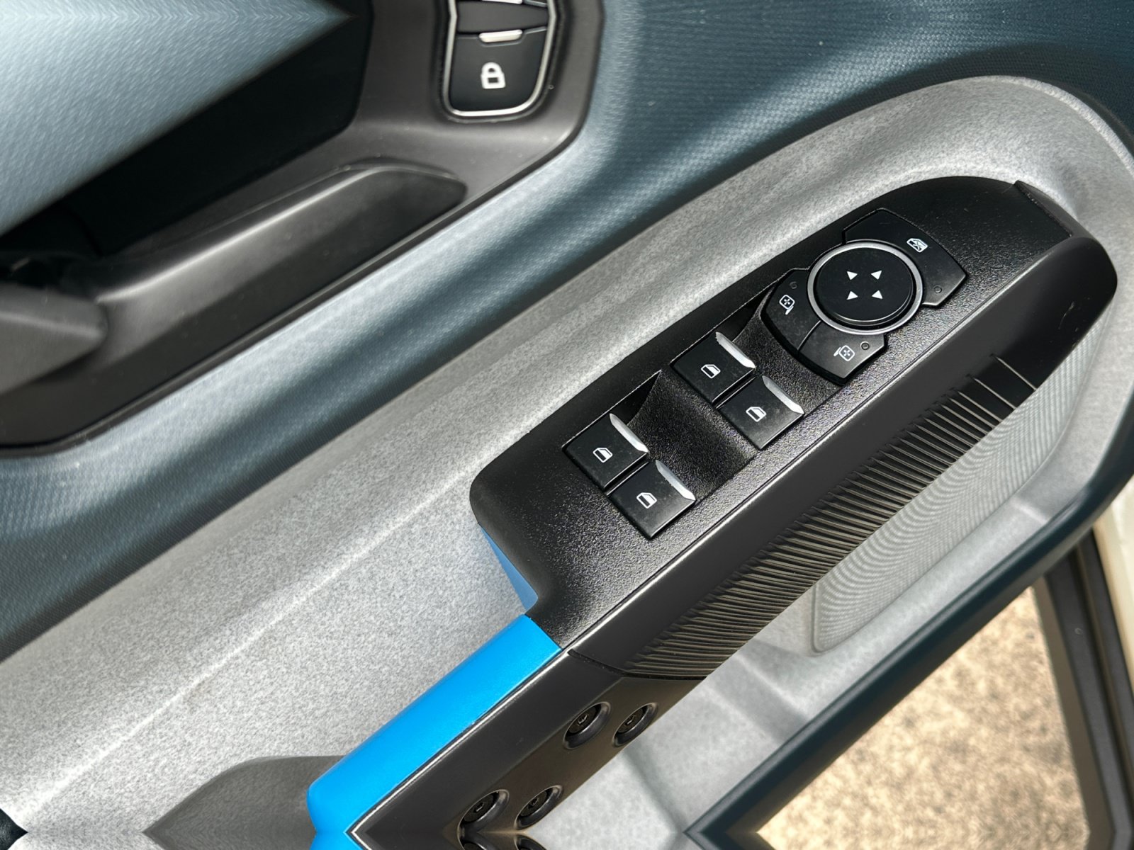 Used 2025 Ford Maverick XLT FWD image 23