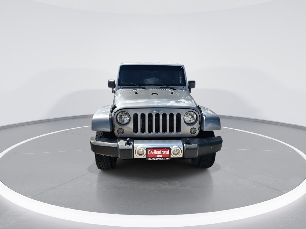 Used 2015 Jeep Wrangler Unlimited Sahara w/ Dual Top Group AWD/4WD image 3