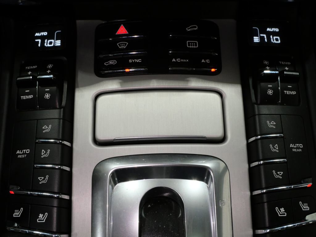 Used 2014 Porsche Cayenne Turbo image 23