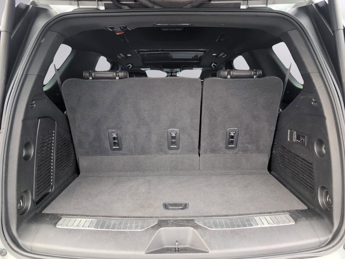 Used 2023 GMC Yukon Denali w/ Denali Reserve Package AWD/4WD image 9