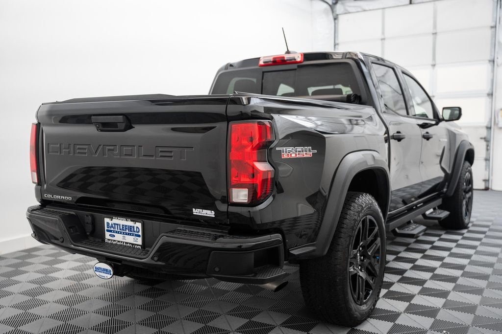 Used 2024 Chevrolet Colorado Trail Boss w/ Advanced Trailering Package AWD/4WD image 5