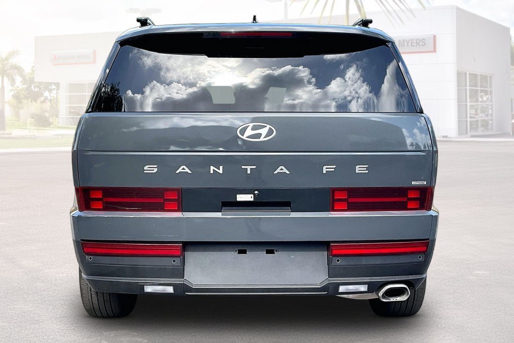 Used 2025 Hyundai Santa Fe SEL AWD/4WD image 17