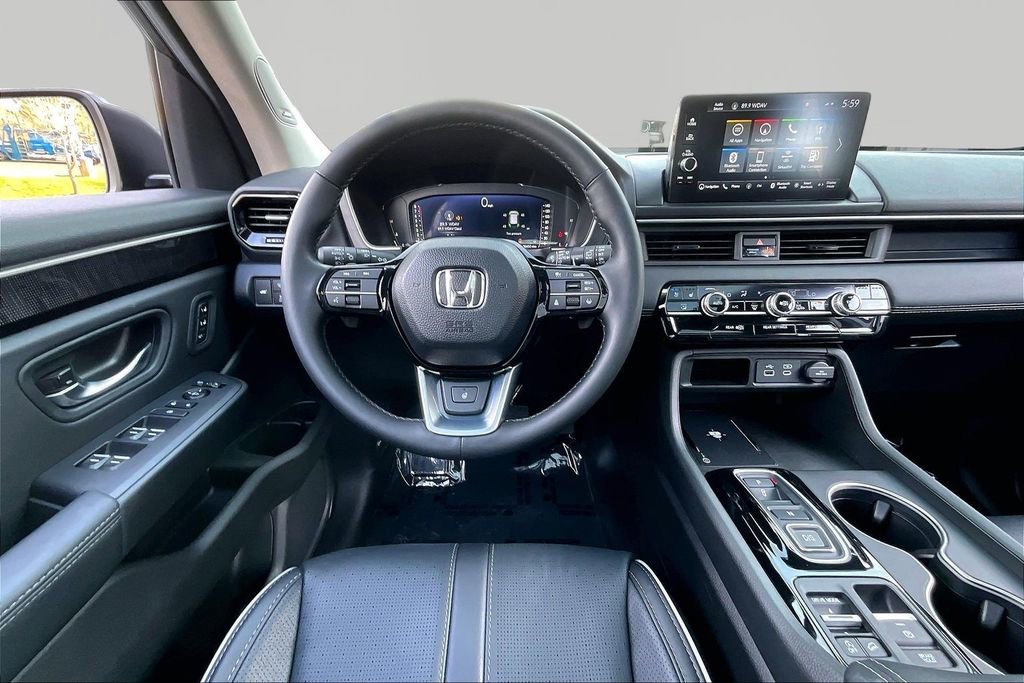 Certified 2025 Honda Pilot Elite image 8