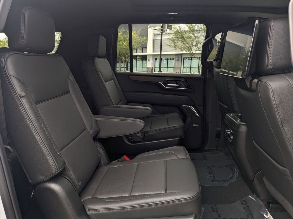 New 2026 GMC Yukon XL Denali w/ Denali Reserve Package image 24