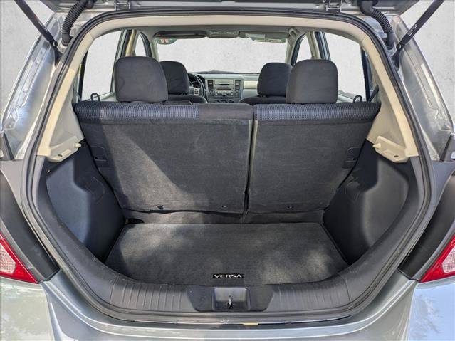 Used 2011 Nissan Versa Hatchback w/ Premium Pkg FWD image 6