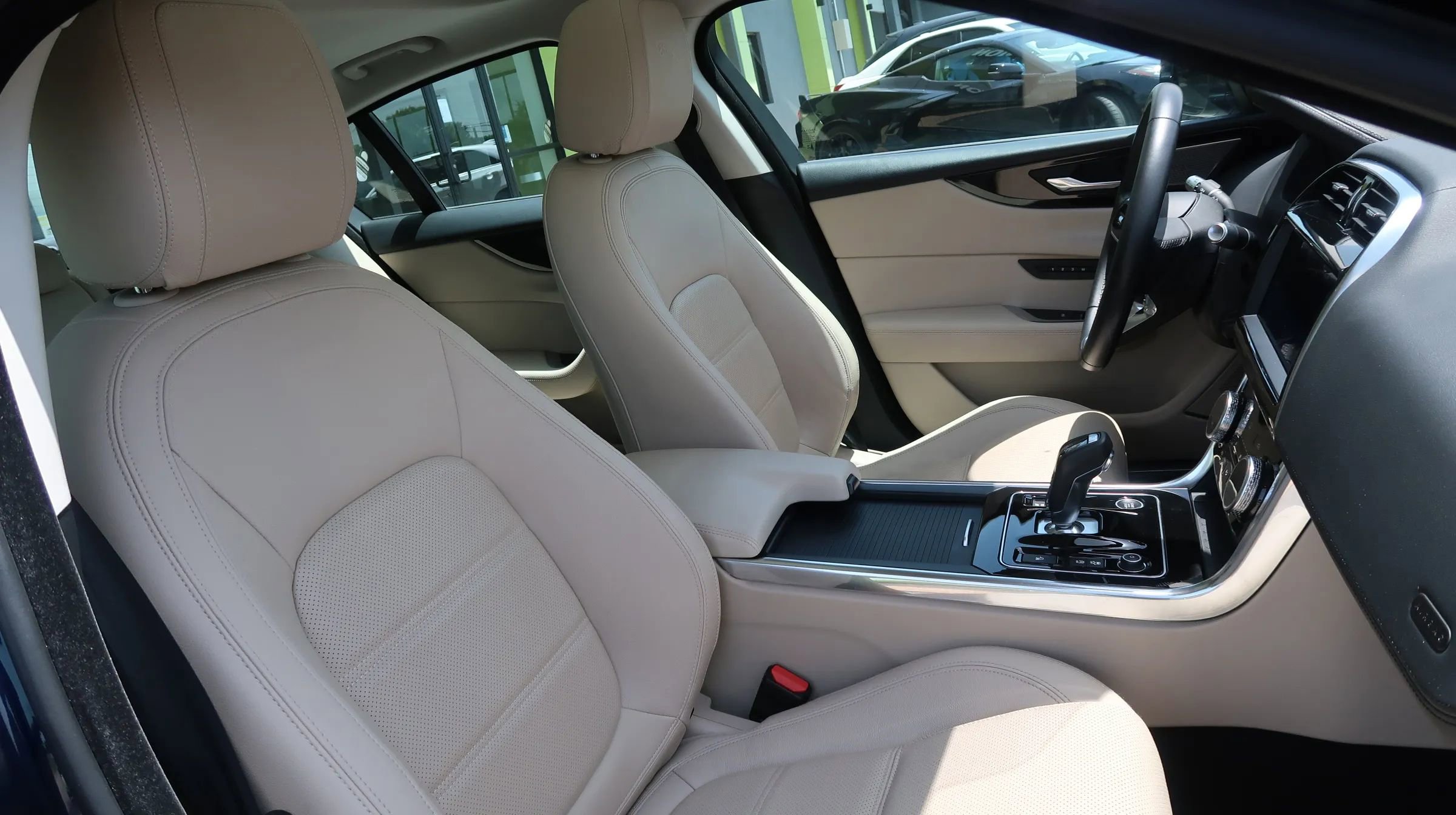 Used 2020 Jaguar XE S image 27