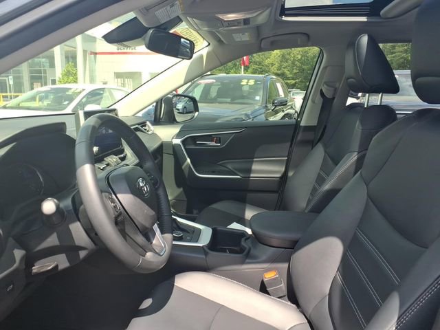 Used 2025 Toyota RAV4 XLE Premium AWD/4WD image 5