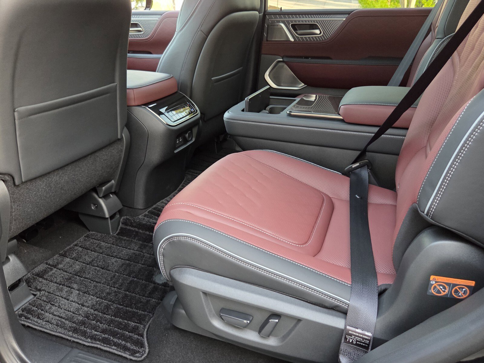 New 2026 INFINITI QX80 Autograph w/ Premium Cargo Package AWD/4WD image 11