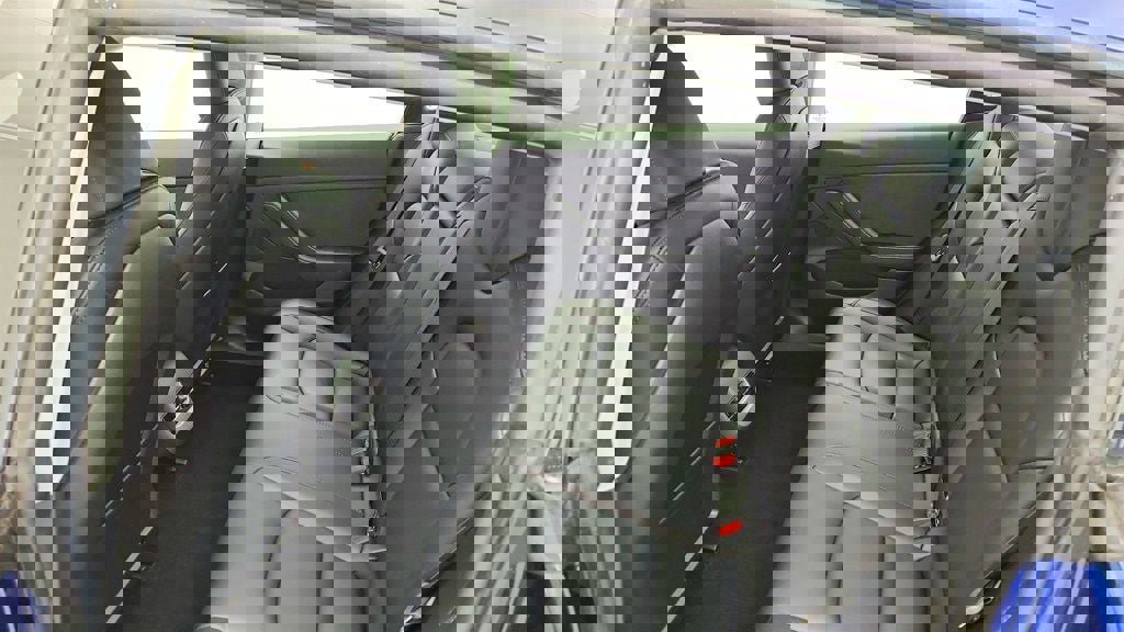 Used 2023 Tesla Model 3 Standard Range image 25