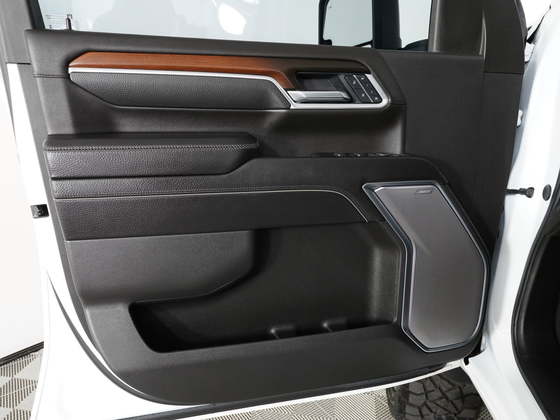 Used 2025 GMC Sierra 2500 Denali w/ Denali Reserve Package image 14