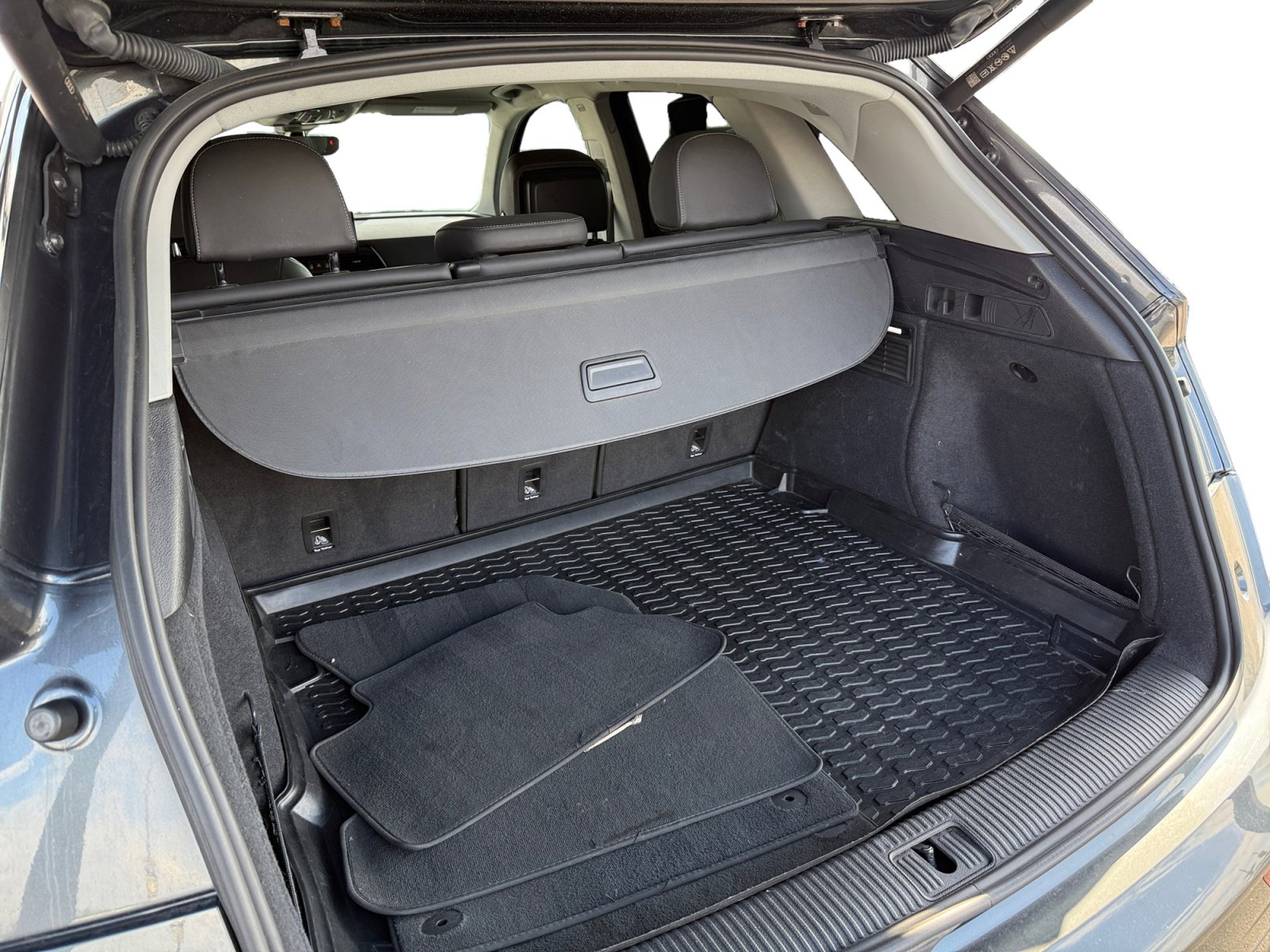 Used 2022 Audi Q5 2.0T Premium w/ Convenience Package image 12