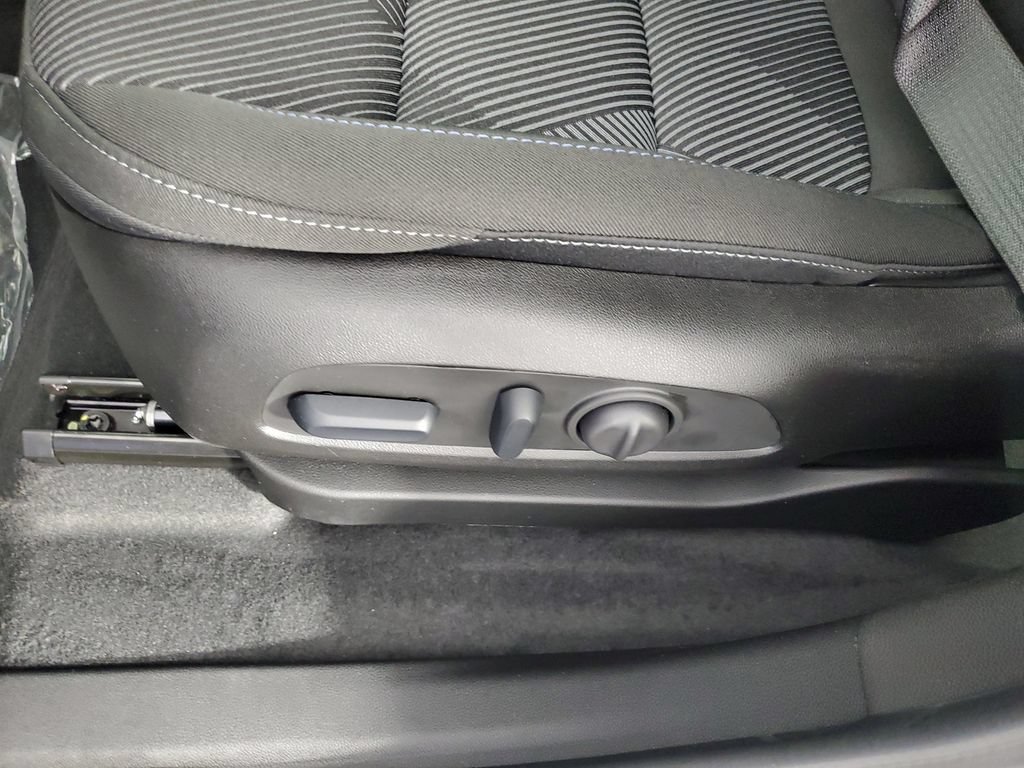 New 2027 Chevrolet Bolt LT w/ Comfort Package FWD image 27
