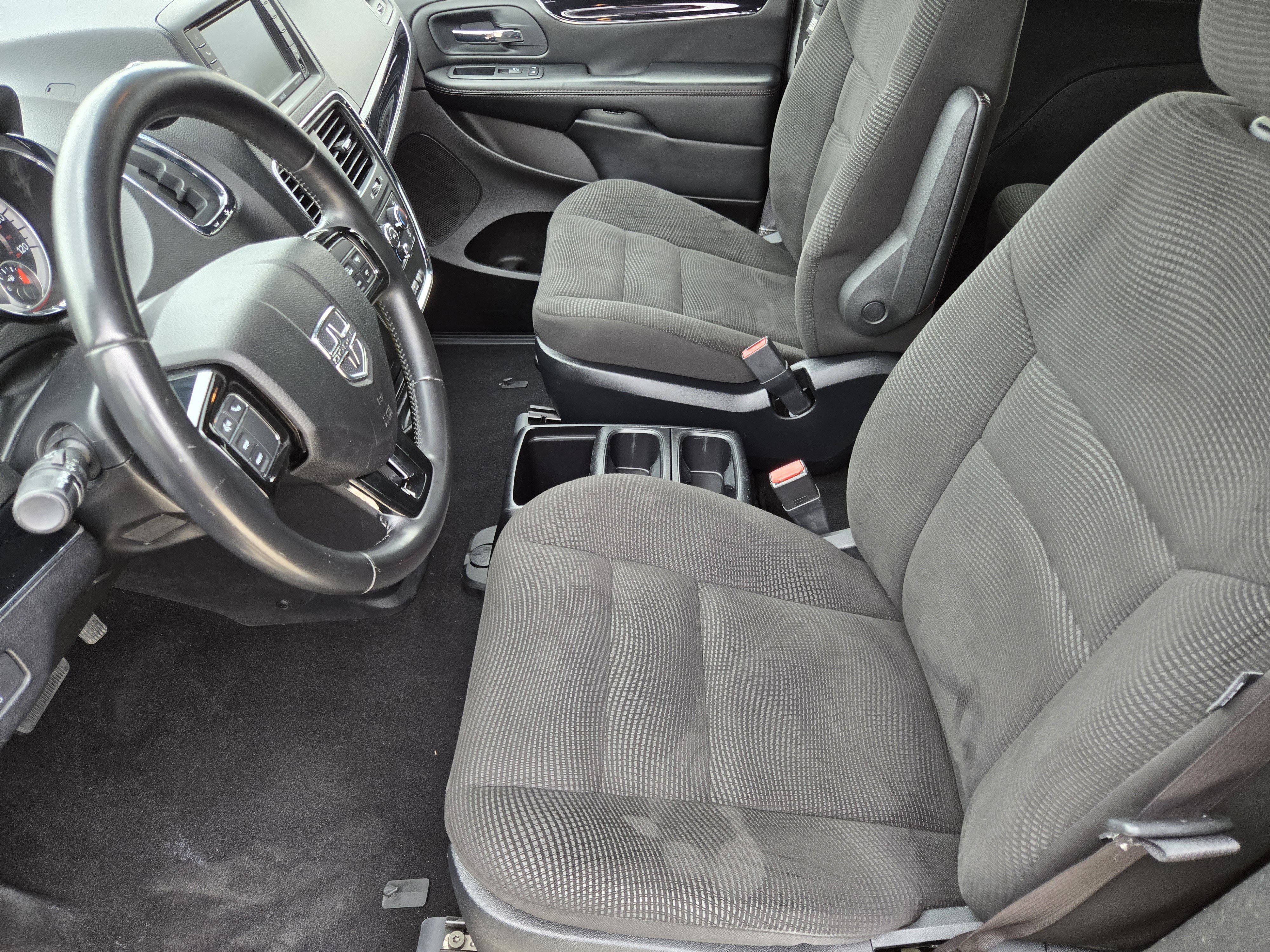 Used 2020 Dodge Grand Caravan SE FWD image 21