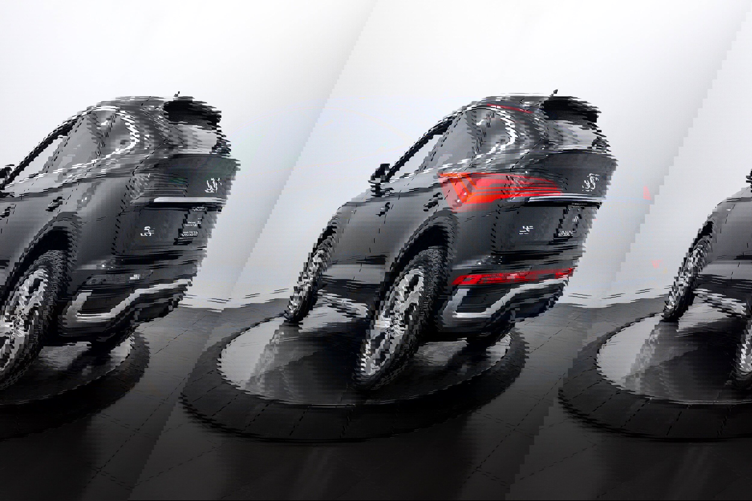 Certified 2025 Audi Q5 2.0T Premium Plus w/ Premium Plus Package image 5