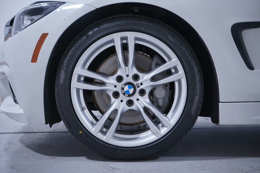 Used 2020 BMW 440i Coupe w/ M Sport Package image 2