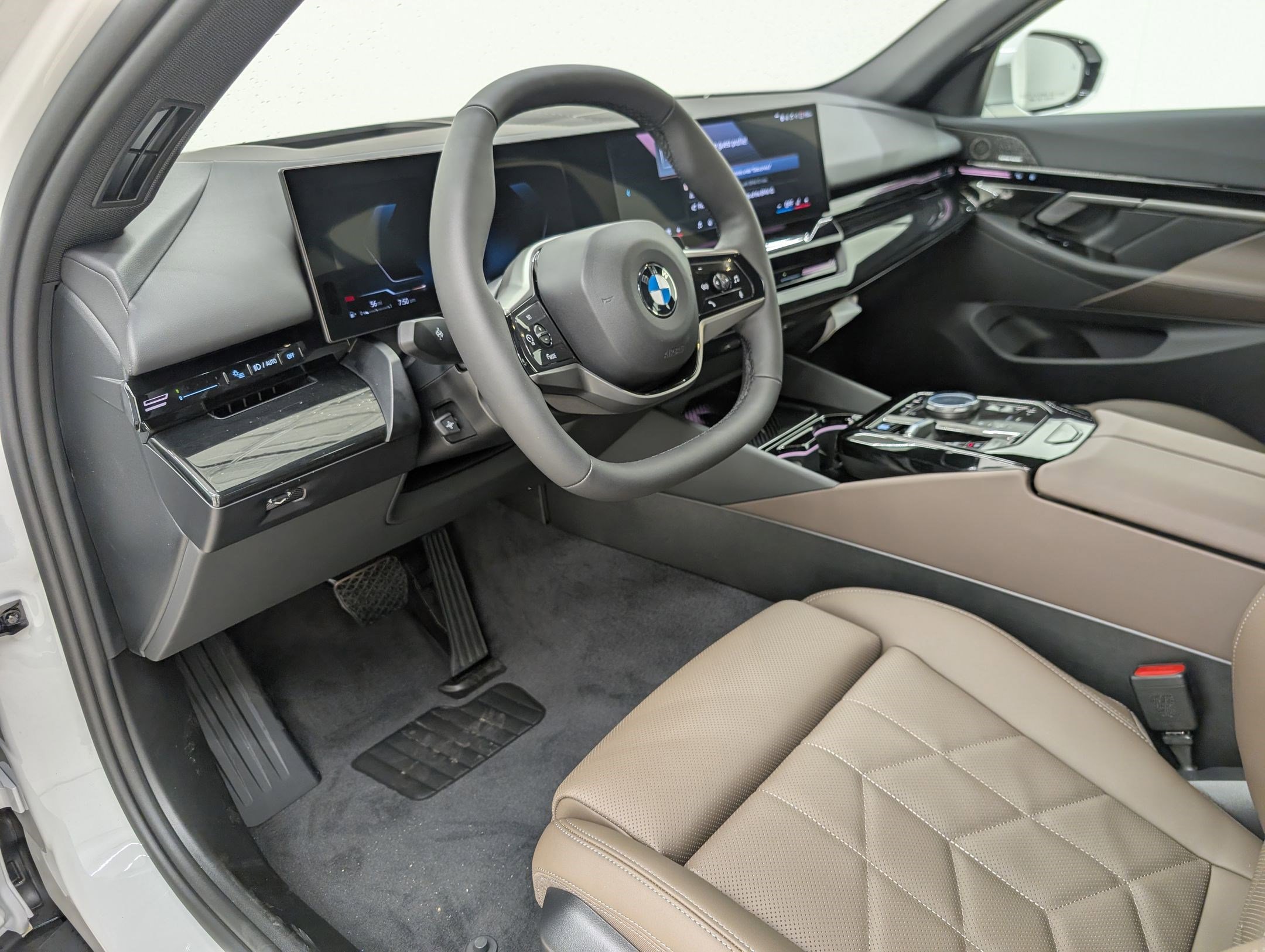 New 2026 BMW 530i RWD image 4