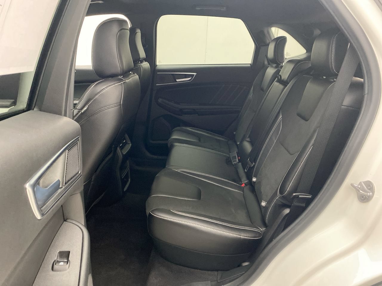 Used 2022 Ford Edge ST AWD/4WD image 23