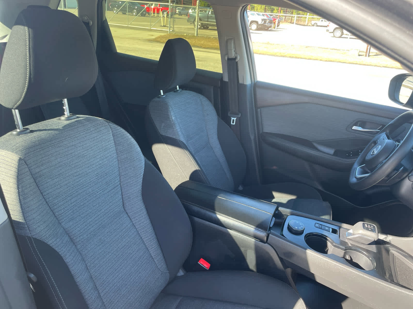 Used 2023 Nissan Rogue SV image 20