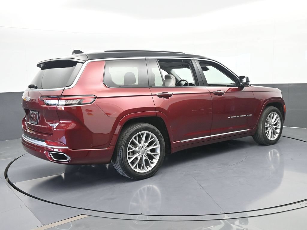 Used 2023 Jeep Grand Cherokee L Summit w/ Luxury Tech Group V AWD/4WD image 6