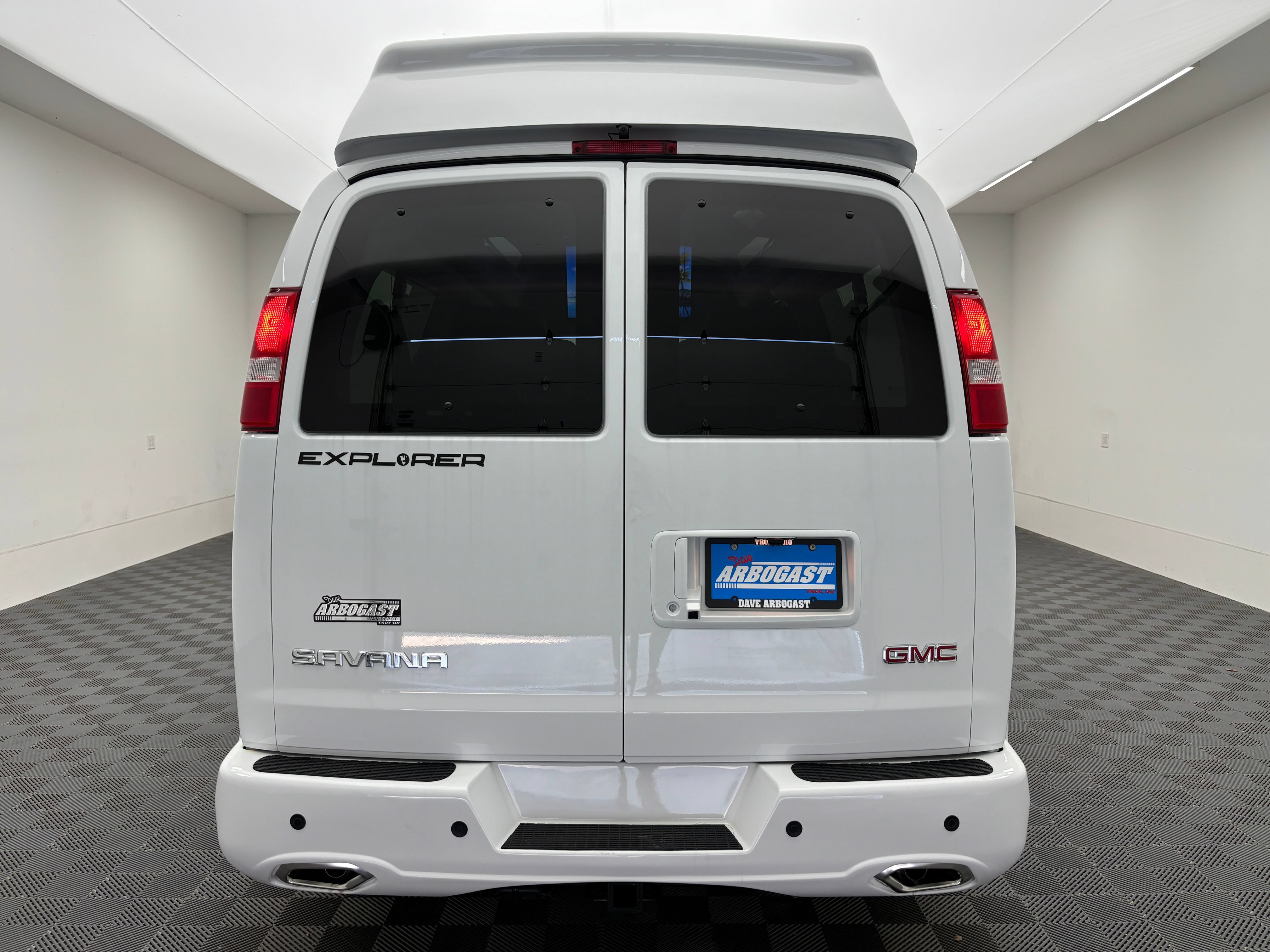 New 2026 GMC Savana 3500 Extended w/ Driver Convenience Package RWD image 9