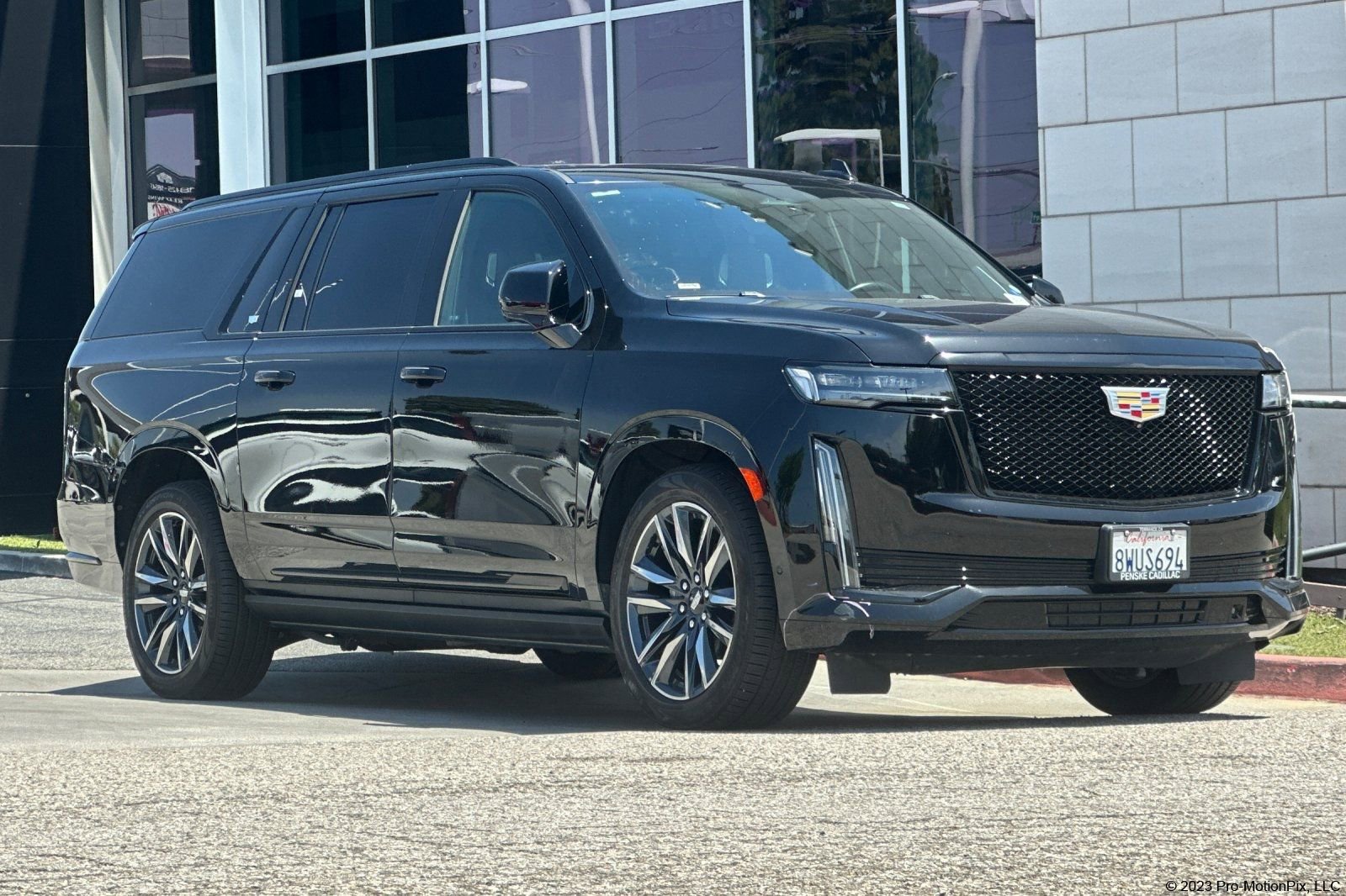 Used 2021 Cadillac Escalade ESV Sport Platinum AWD/4WD image 1