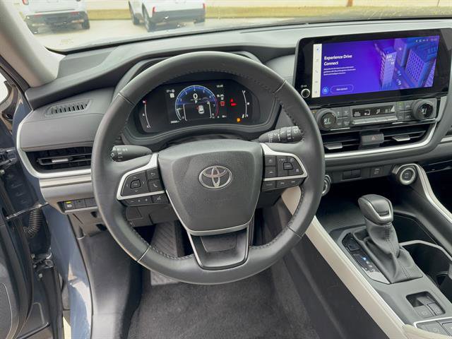 Used 2025 Toyota Grand Highlander XLE image 12