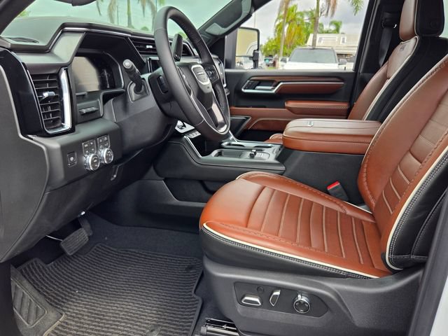 Used 2026 GMC Sierra 3500 Denali Ultimate AWD/4WD image 7