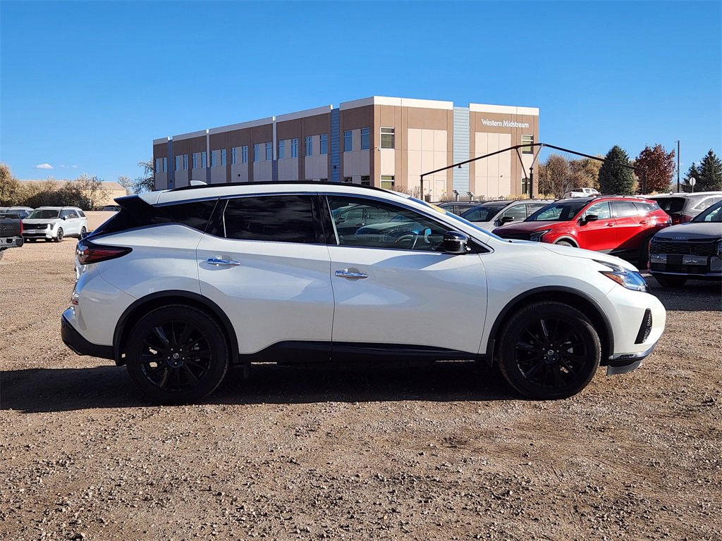 Used 2022 Nissan Murano SV w/ SV Midnight Edition Package image 2