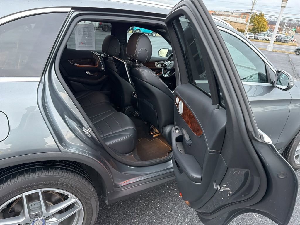 Used 2017 Mercedes-Benz GLC 300 4MATIC image 21
