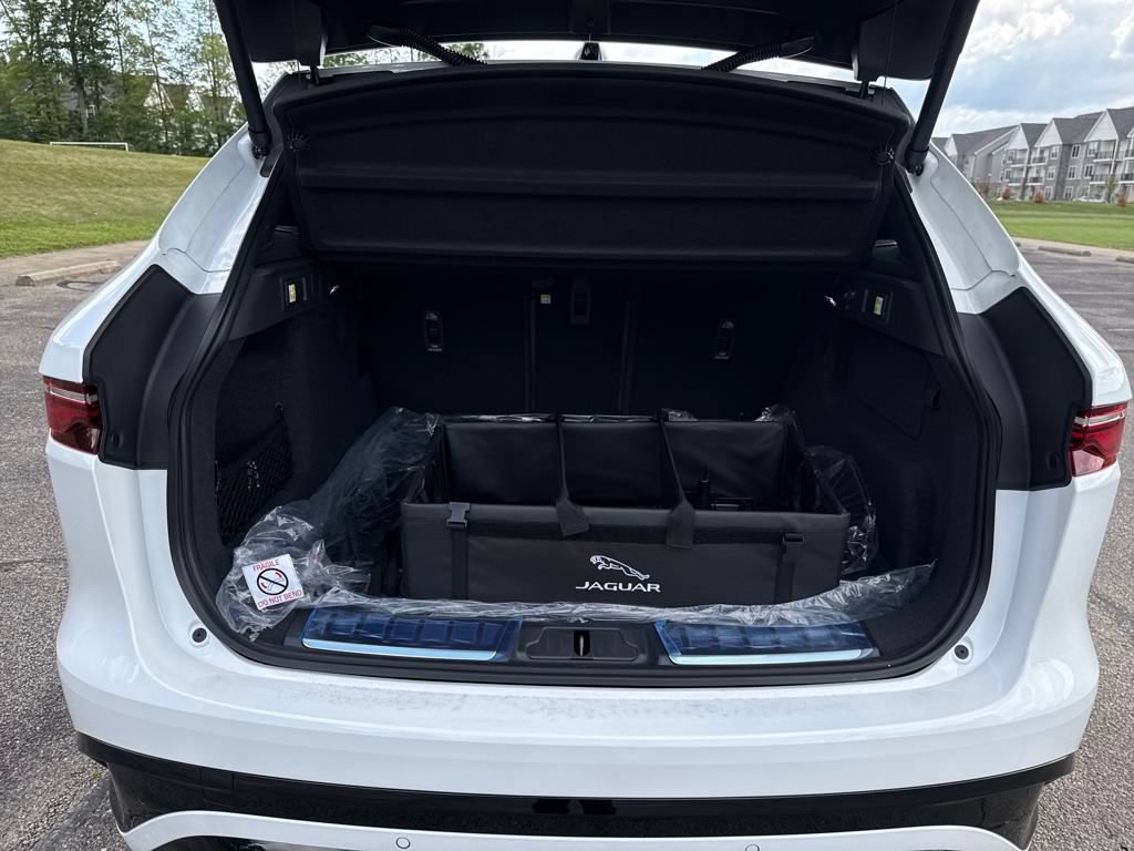 New 2026 Jaguar F-PACE R-Dynamic S AWD/4WD image 14