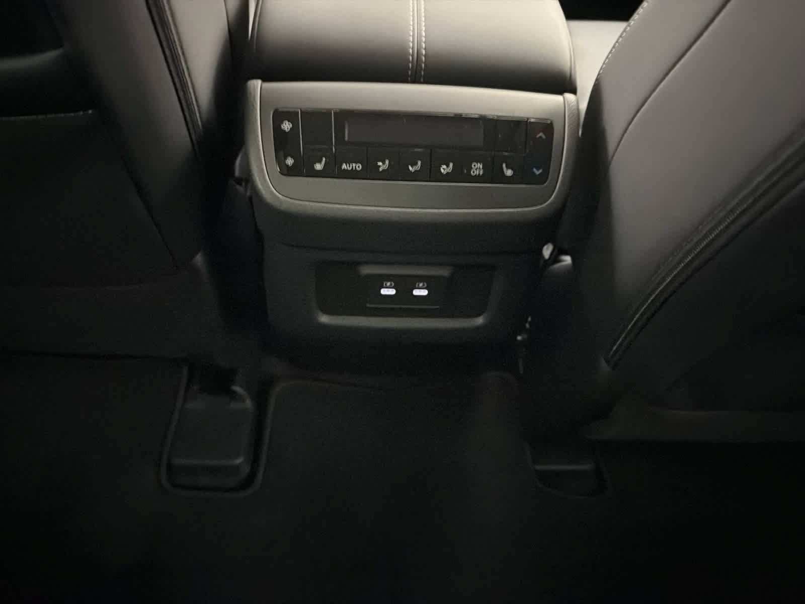 New 2026 Nissan Pathfinder SL w/ SL Premium Package FWD image 22