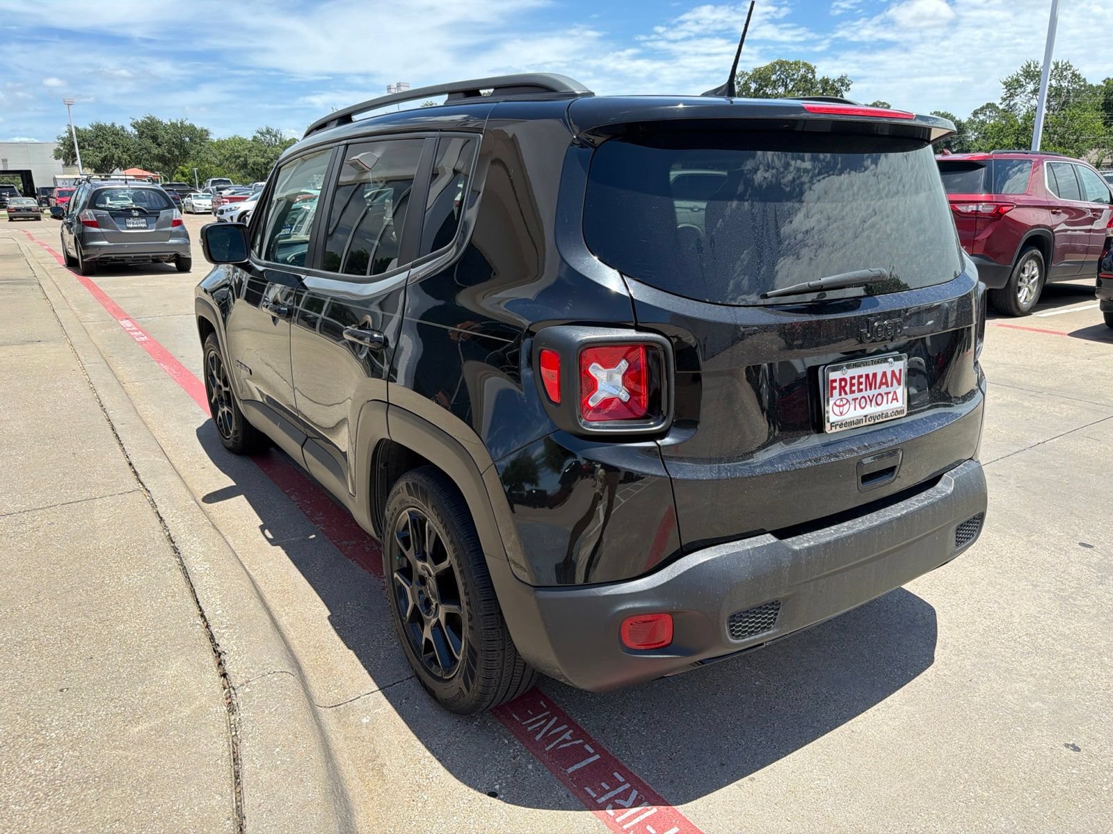Used 2020 Jeep Renegade Altitude FWD image 8