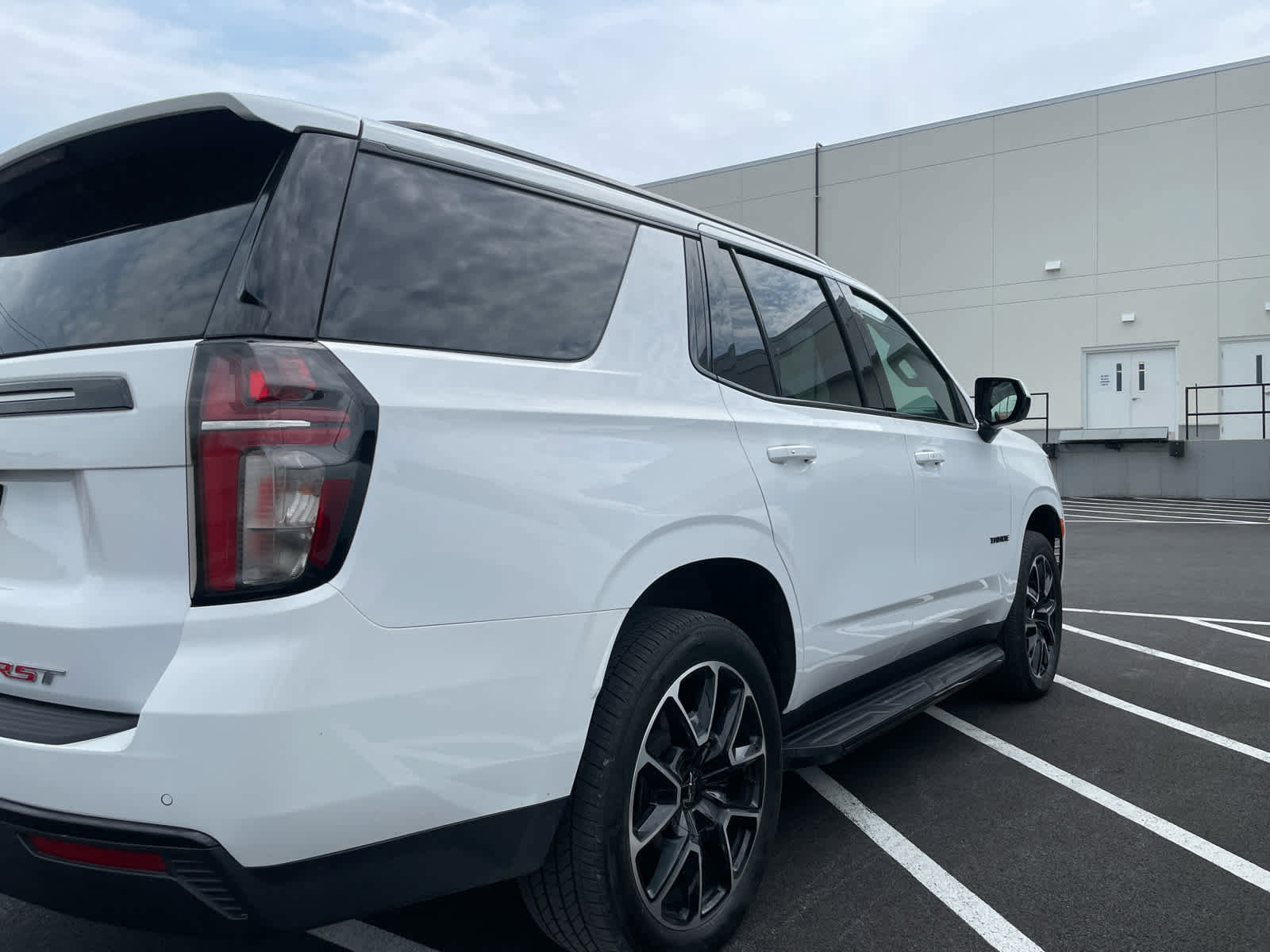 Used 2023 Chevrolet Tahoe RST image 3