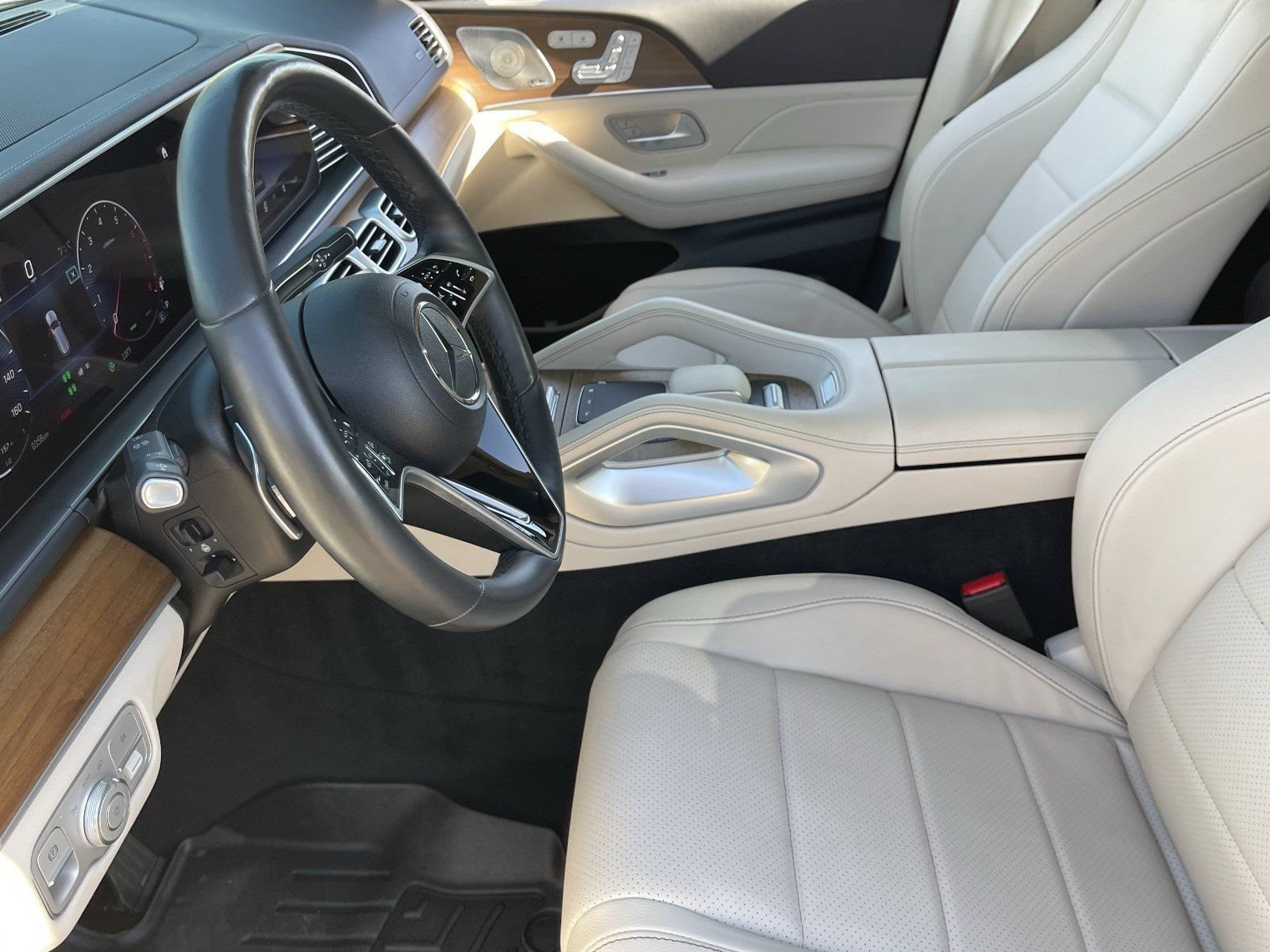 Used 2024 Mercedes-Benz GLS 450 4MATIC image 22