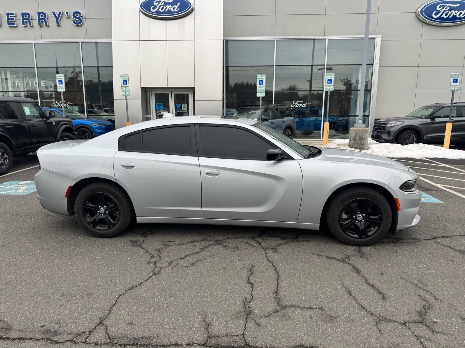 Used 2023 Dodge Charger SXT w/ Cold Weather Package image 4