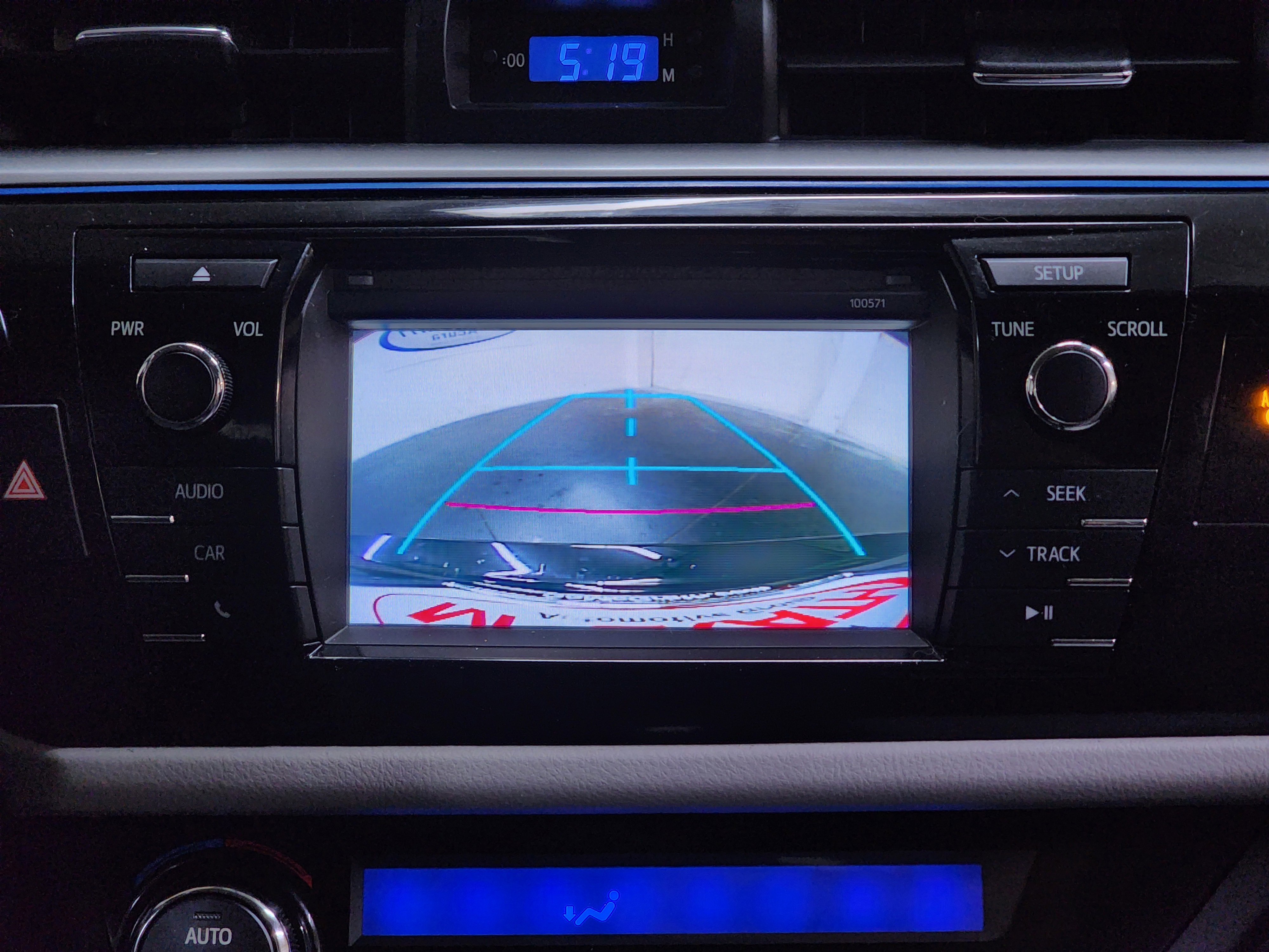 Used 2016 Toyota Corolla LE image 25