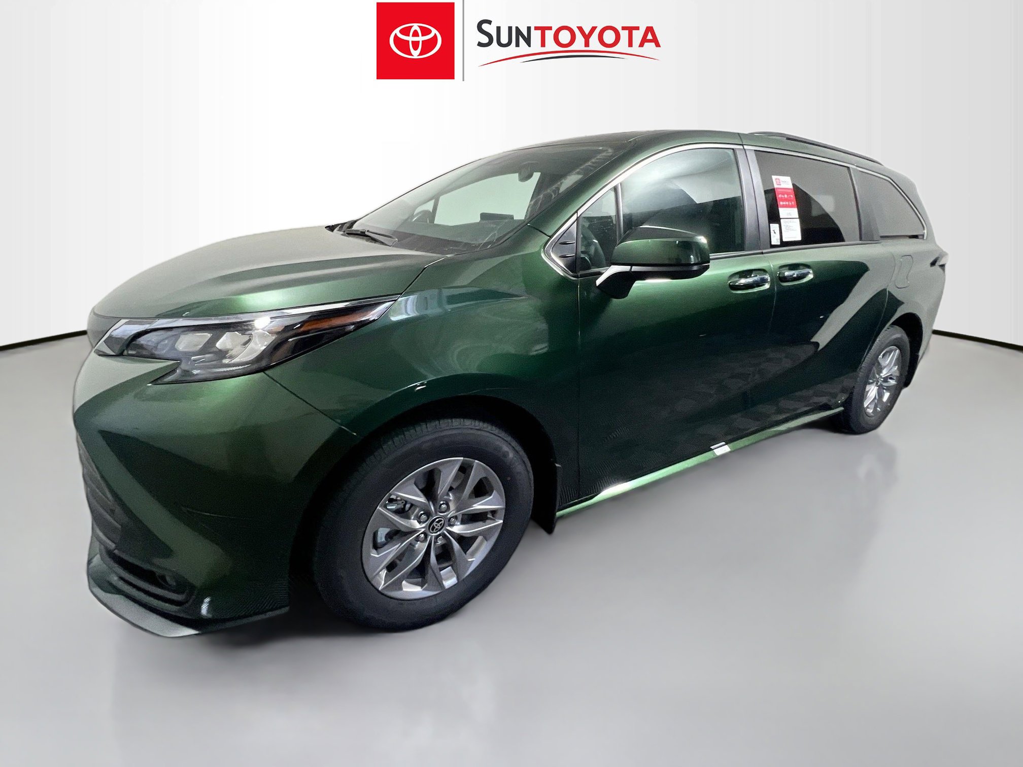New 2026 Toyota Sienna XLE image 9
